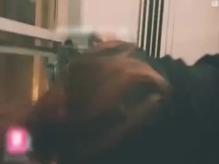 与粉丝游日本顺便做爱