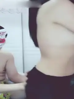 颜值很高的黑丝女神露脸和面具男啪啪,女神的口活让我欲罢不能