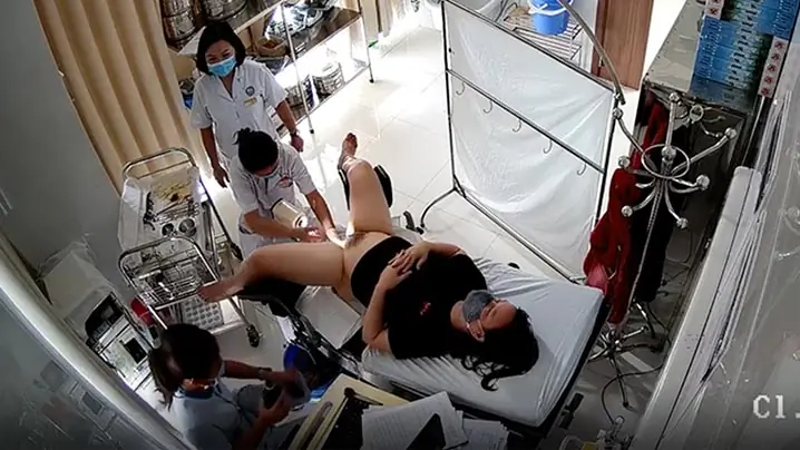 医院偷拍人流妹:护士夹子狂捅,主任医师揉奶二指禅爆操